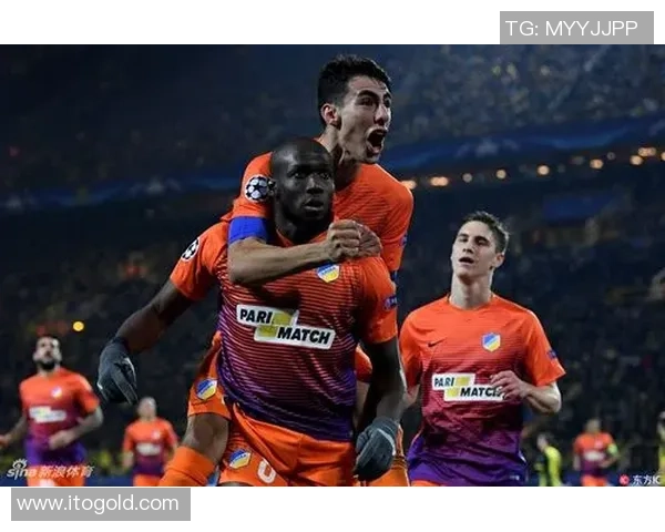 希腊人竞技与塔林的精彩对决揭示足球战术与团队合作的重要性