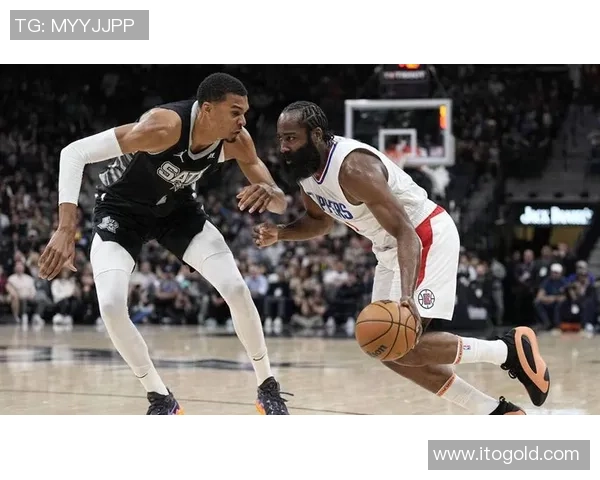 马刺与快船G4激战正酣谁能在季后赛中逆袭晋级决赛圈